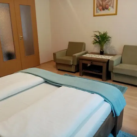 Heviz Lake Apartman شقة