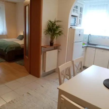 Heviz Lake Apartman شقة Hévíz